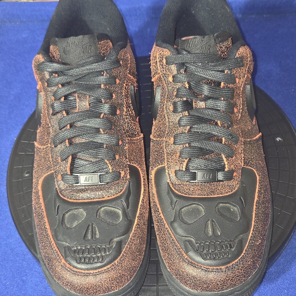 Nike Men's Air Force 1 Low QS Halloween Skull-Accent Sneakers Sz. 11.5-US, 45.5